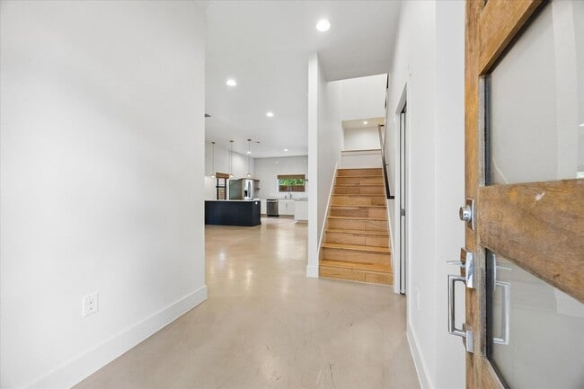 Building Photo - 4506 Russell Dr