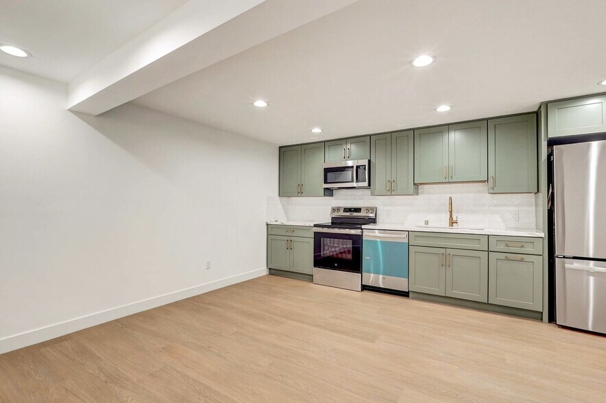 Building Photo - 644 Pier Ave