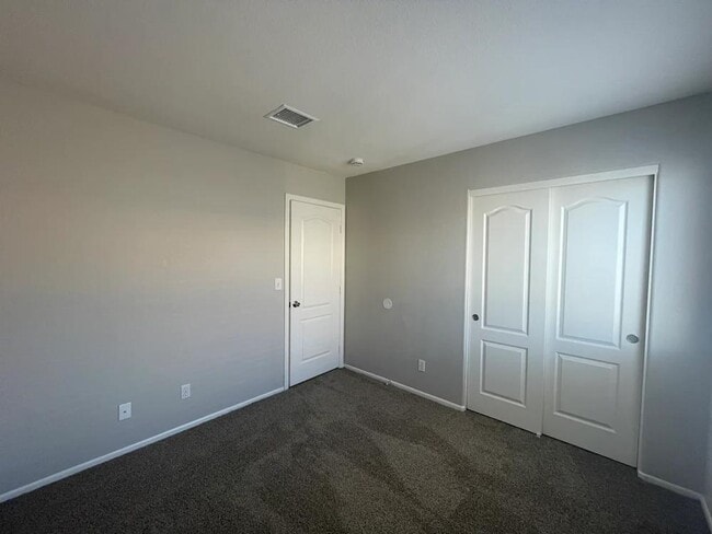 Building Photo - 416 Opal Dr