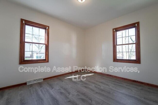 Building Photo - 7334 Marshall St