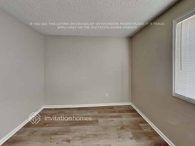 Building Photo - 1425 E 97th Pl