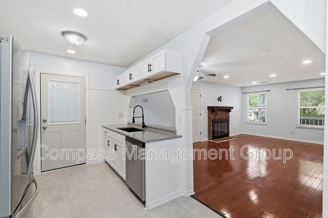 Building Photo - 7668 Chatham Cir NW