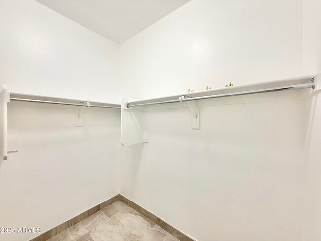 Building Photo - 10631 E Sunflower Ln
