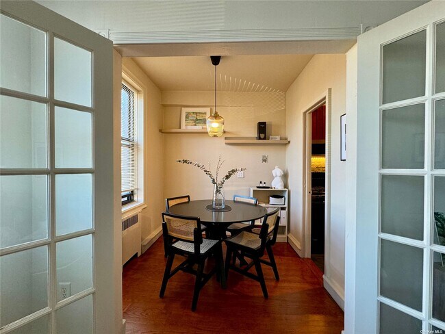 Building Photo - 167-10 Crocheron Ave