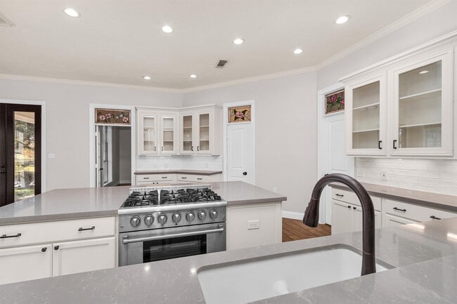 Building Photo - 1548 Virgie Community Rd