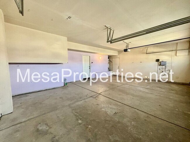 Building Photo - 13535 Silversand St