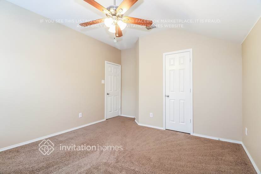 Building Photo - 15713 Landing Creek Ln