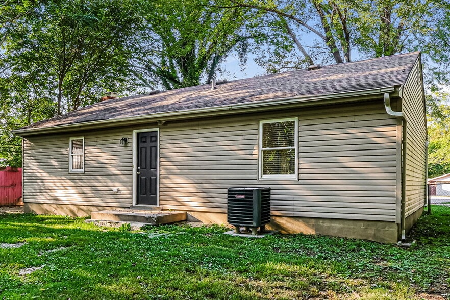Building Photo - 3702 Blue Creek Ct