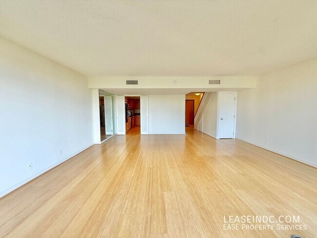 Building Photo - 1099 22nd St NW