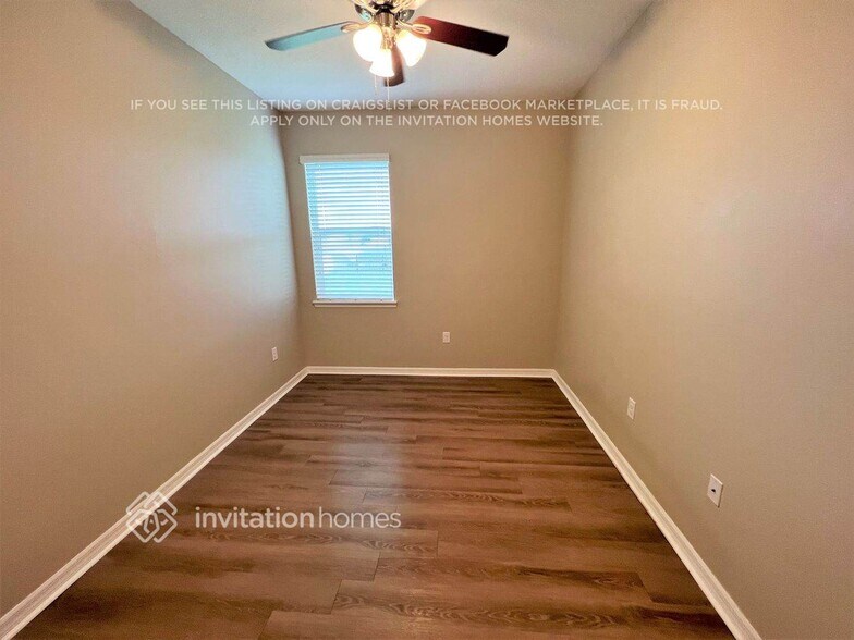 Building Photo - 15225 Las Olas Pl