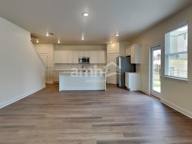 Building Photo - 3642 Creek View Cir