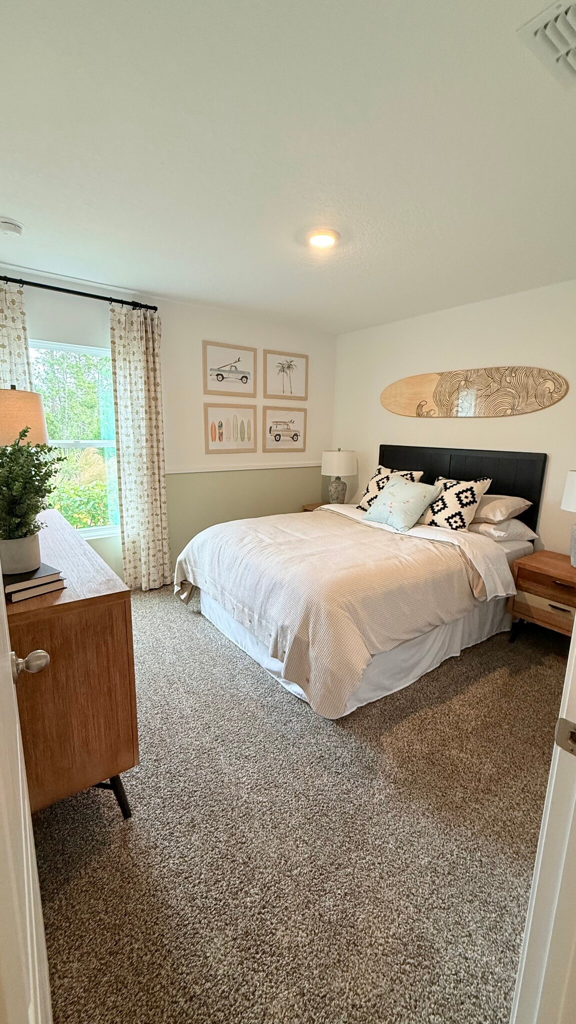 Picture of model home - 16 Summerwood Rd S