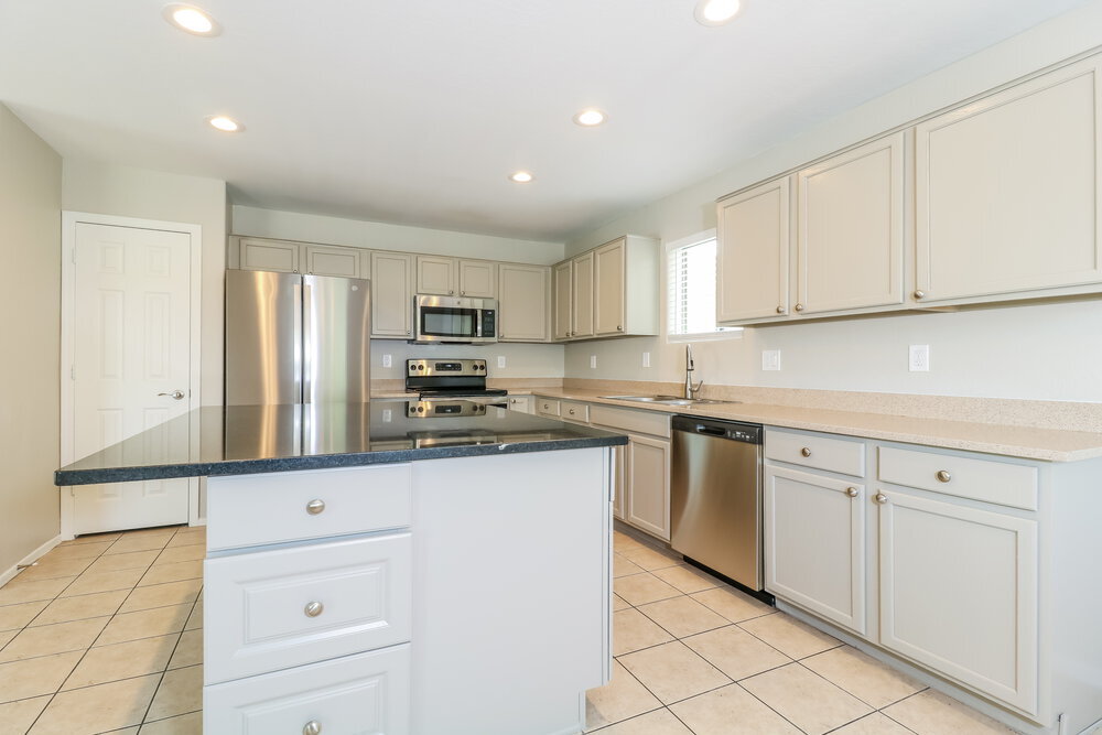 Building Photo - 7412 S 37th Dr