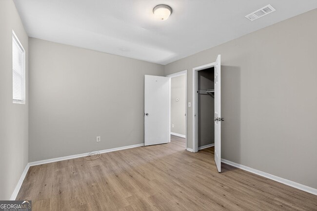 Building Photo - 7 Roper Dr