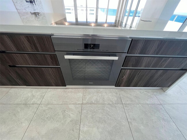 Building Photo - 3500 Galt Ocean Dr