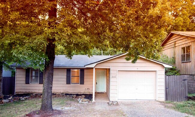 Primary Photo - 307 Trumpler St