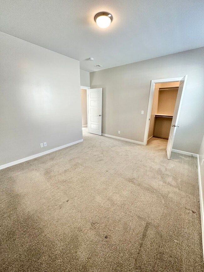 Building Photo - 797 Red Marble Ln