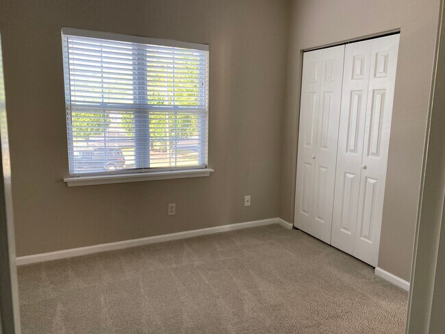 Building Photo - 4212 Sweetwater Blvd