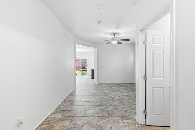 Building Photo - 8123 Mosaic Sunrise Ln