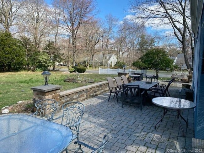 Building Photo - 94 Fennbrook Dr