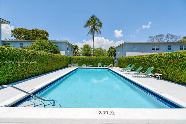 Building Photo - 7720 SW 54th Ct