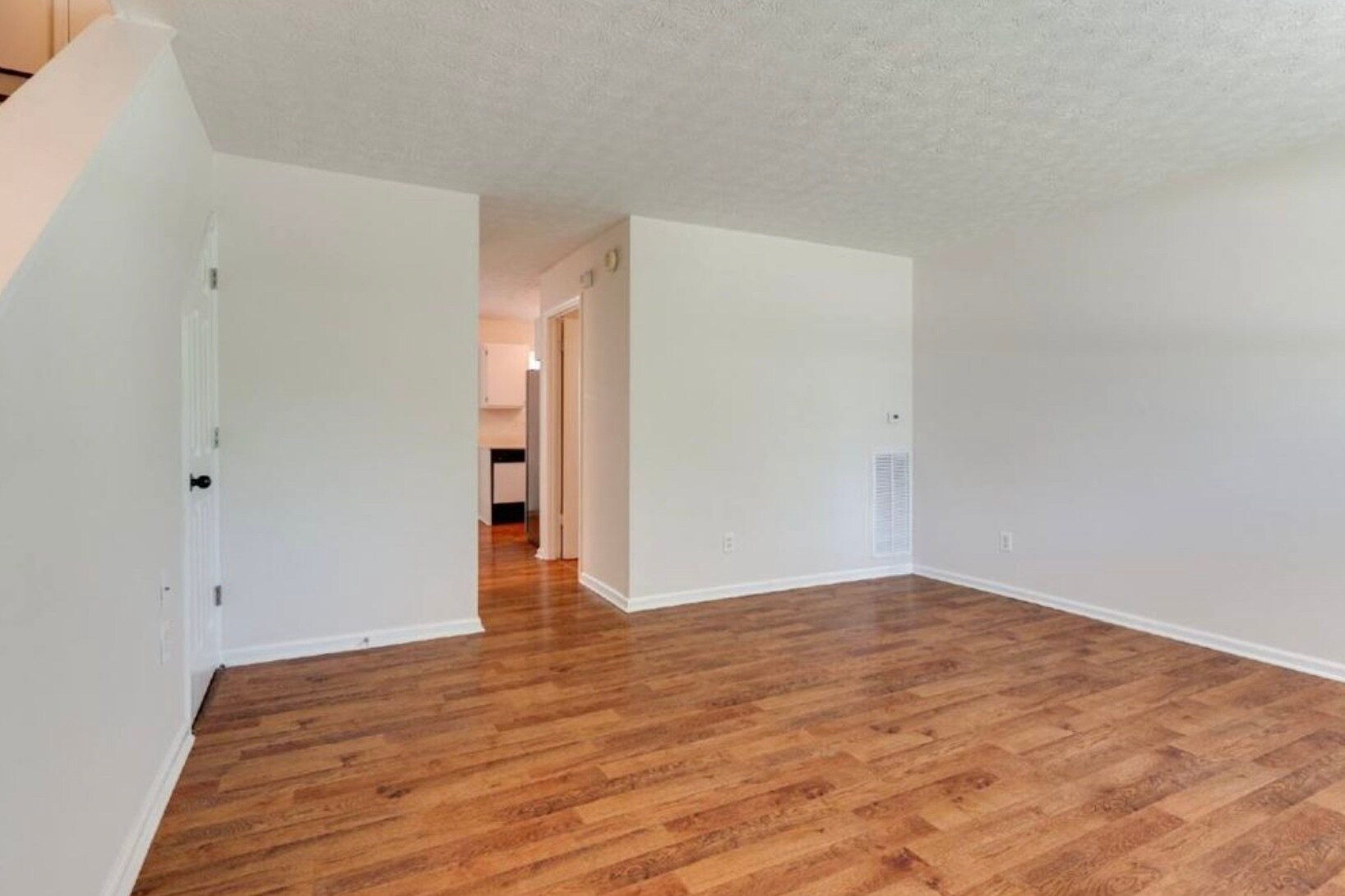 Building Photo - 104 Waterview Dr