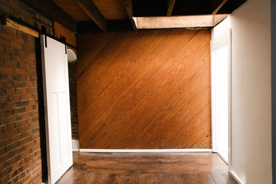 Building Photo - 124 Winkler St