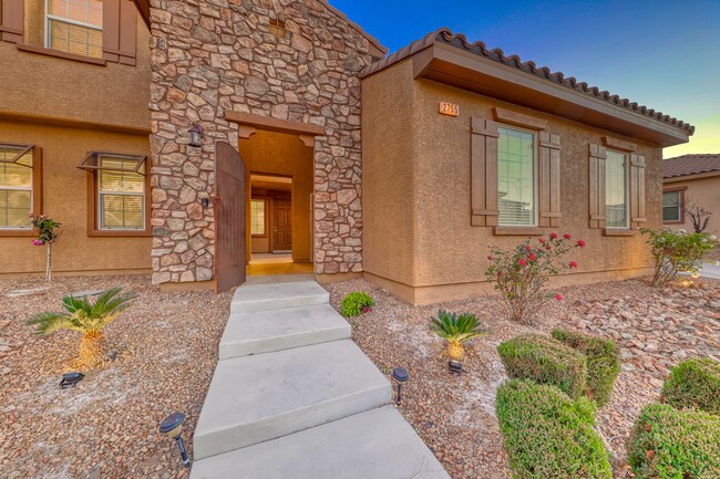 Building Photo - 5 Bedroom Corner Lot Home in Gated Community!