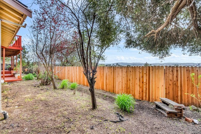 Building Photo - REMARKABLE VIEWS...LOTS OF PRIVACY IN YOUR OWN LITTLE WORLD..