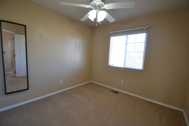 Building Photo - Beautiful 4 Bedroom Home Available Now!