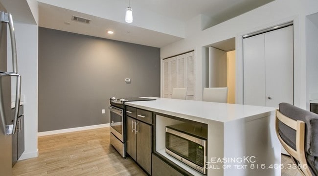 Building Photo - 63 Brookside