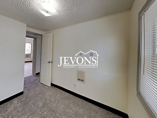 Building Photo - 20 S Fair Ave