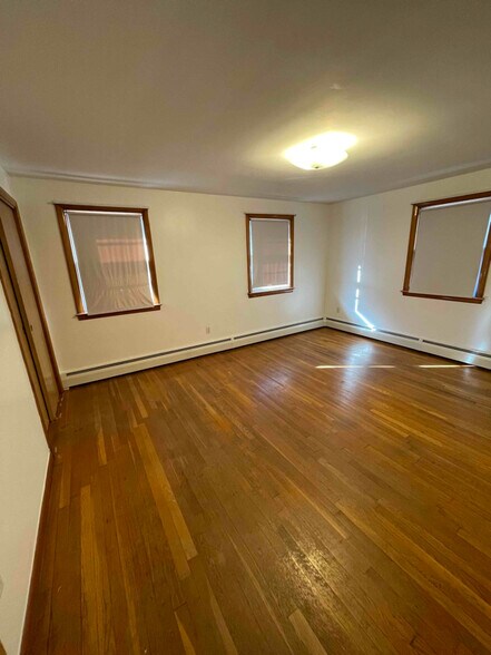 Building Photo - 53 Victoria St