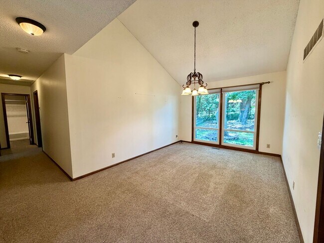 Building Photo - 8238 Parkhill Cir