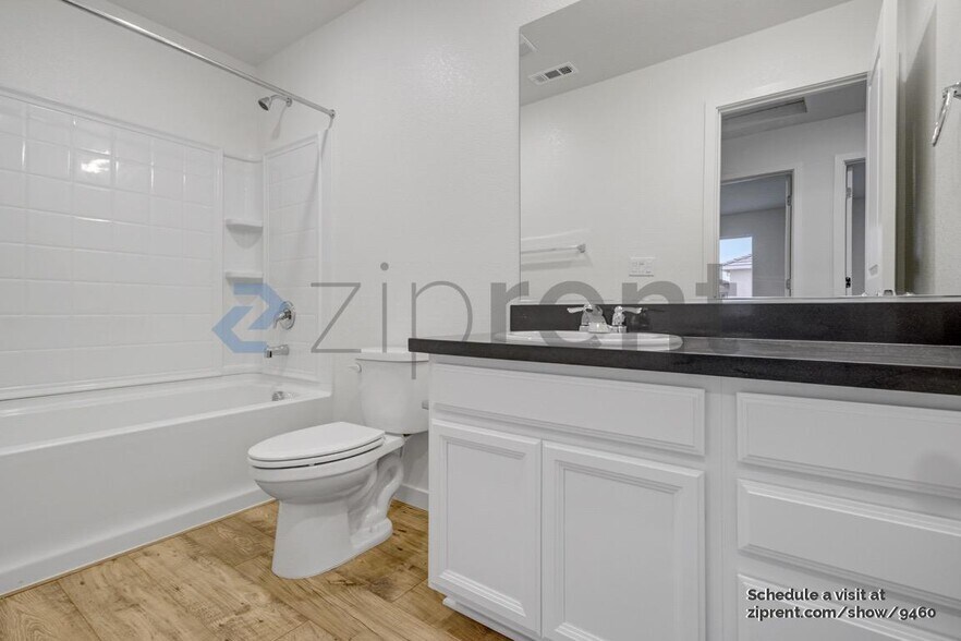 Building Photo - 5208 Cumberland Dr