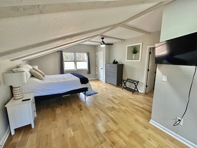 Building Photo - 348 Cozy Cove Hollow