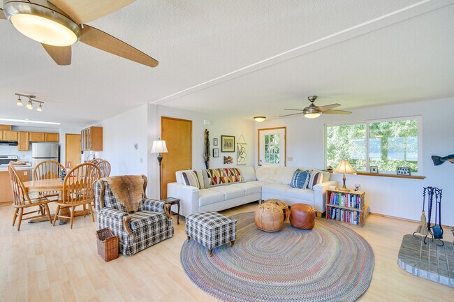 Building Photo - 131 N Mardell Ave