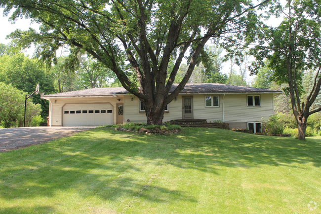 Building Photo - 19927 Hillside Dr