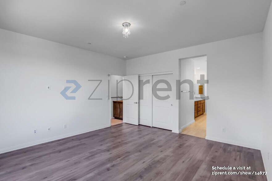 Building Photo - Unit