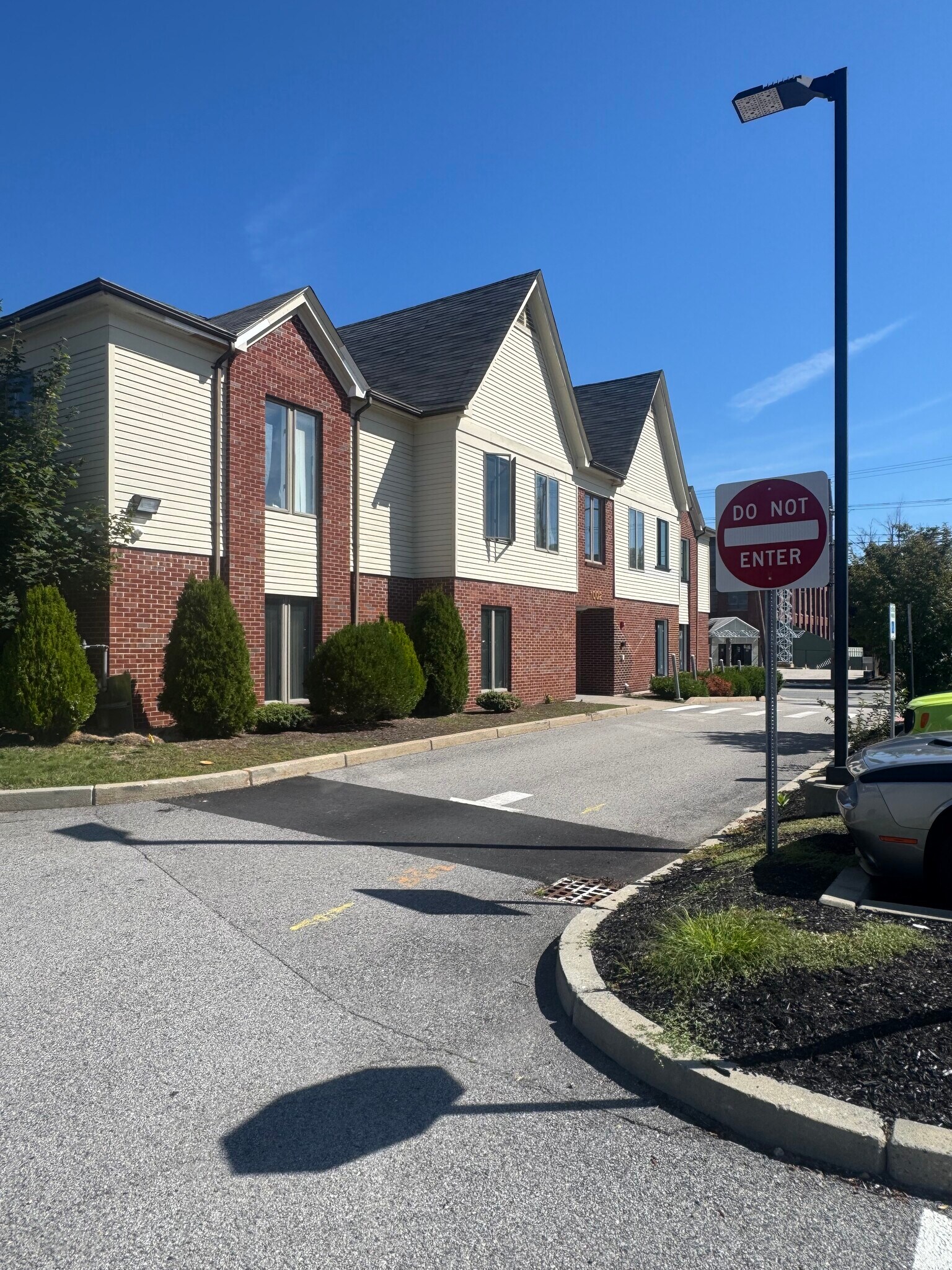 Building Photo - 1002 Broad St