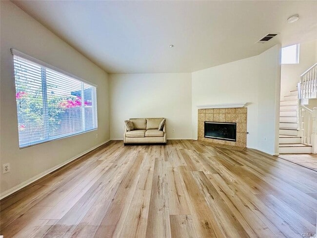 Building Photo - 870 W Colorado Blvd