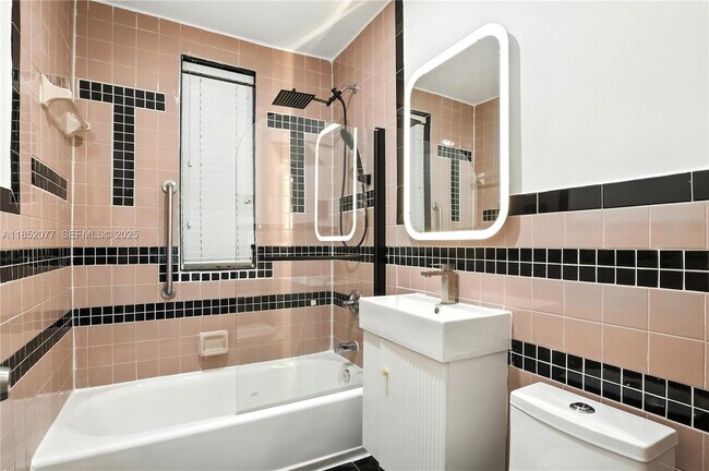 Building Photo - 1573 Pennsylvania Ave