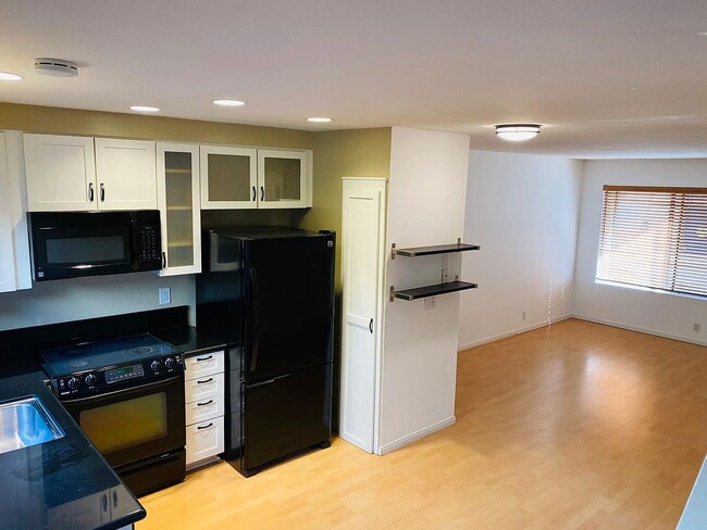 Primary Photo - "Charming La Jolla Retreat: Cozy 2-Bedroom...