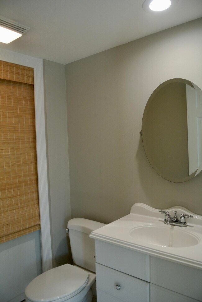 Building Photo - 121 Ocean Cove Dr