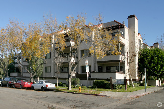 Primary Photo - Park Plaza Apartments