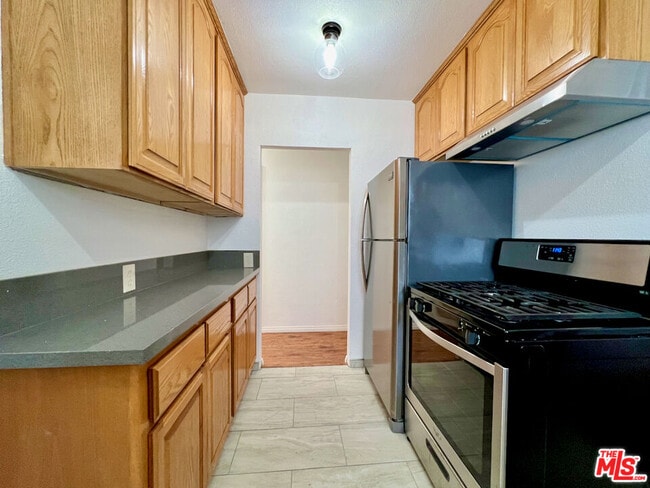 Building Photo - 4115 Halldale Ave