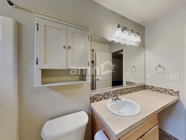 Building Photo - 4418 N Alester Ave