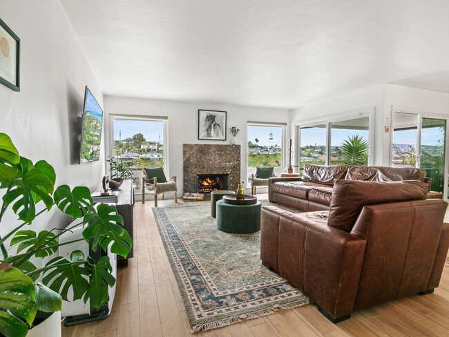 Building Photo - 2960 Calle Grande Vista