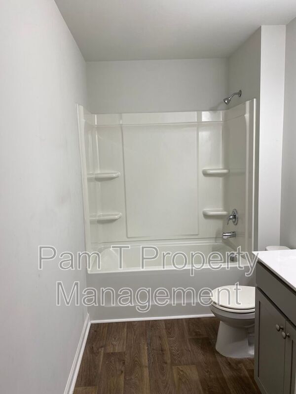 Building Photo - 124 Troupe Dr