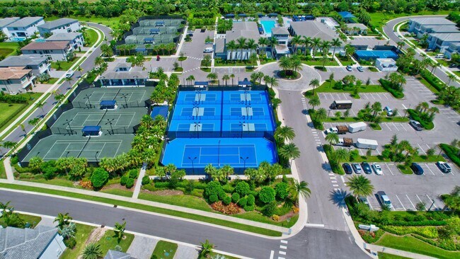 Building Photo - 17222 Blue Bayou Dr